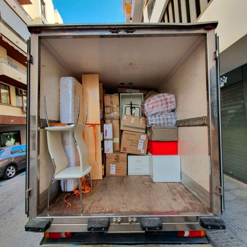 Camión de mudanzas de Plataformas Ibiza