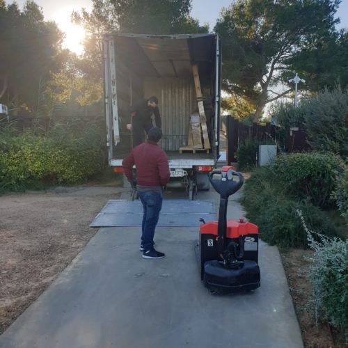 El camión de transporte de Plataformas Ibiza